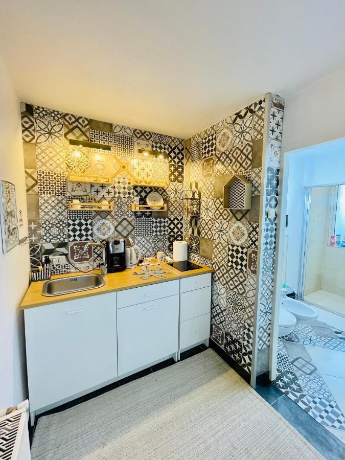 Private Place To Stay Self Check In-Nonstop- Netflix-Wifi Resita Ngoại thất bức ảnh