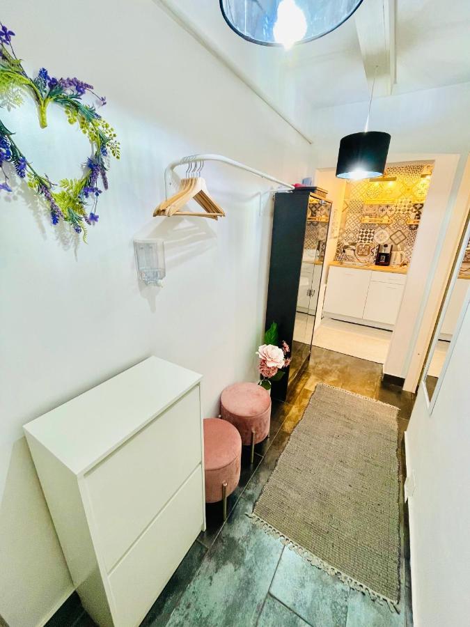 Private Place To Stay Self Check In-Nonstop- Netflix-Wifi Resita Ngoại thất bức ảnh