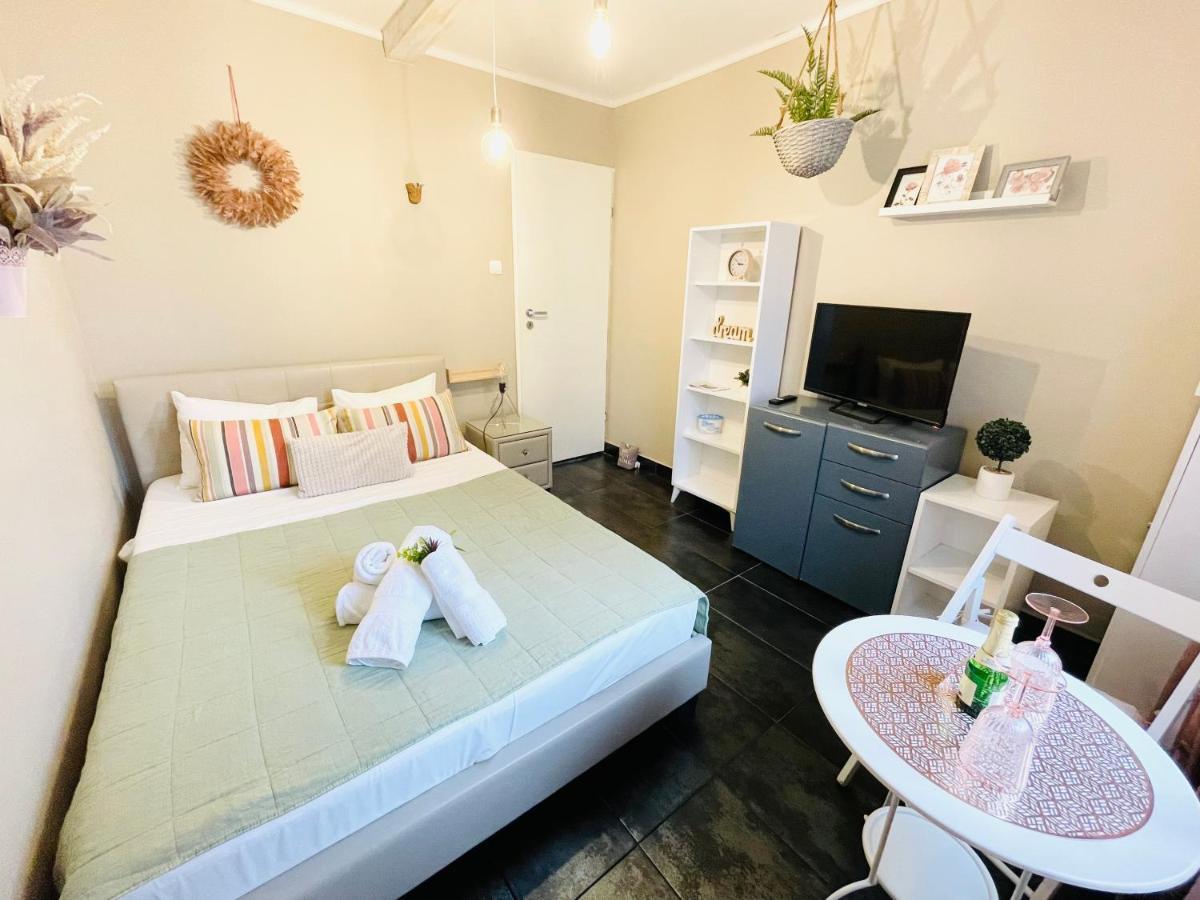 Private Place To Stay Self Check In-Nonstop- Netflix-Wifi Resita Ngoại thất bức ảnh